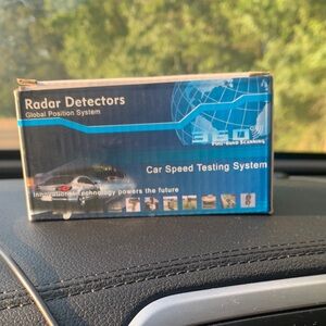 Full-Band Scanning Radar Detector - Black and Blue